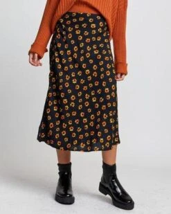 RVCA Annika In Black Skirt